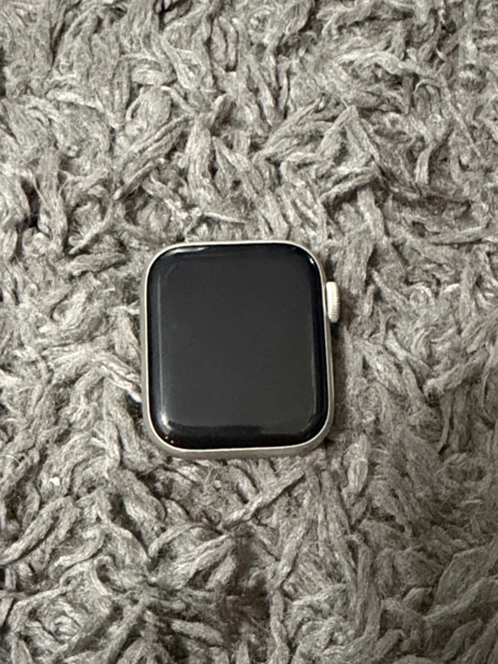 Make an Offer! Smartwatch in Silver - Apple Watch SE 40MM (just the watch)